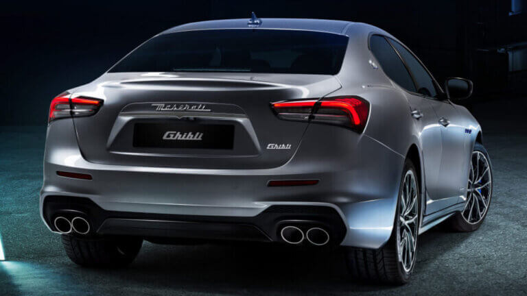 maserati ghibli hybrid vista trasera