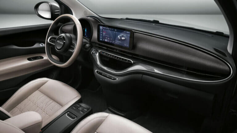 interior del Fiat 500e