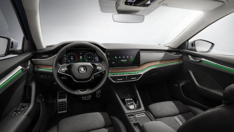 skoda octavia scout 2020 vista interior