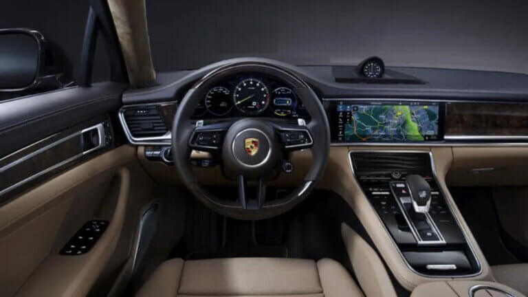 interior del porsche panamera 2021