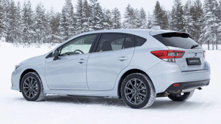 vista trasera subaru impreza ecohybrid 2020